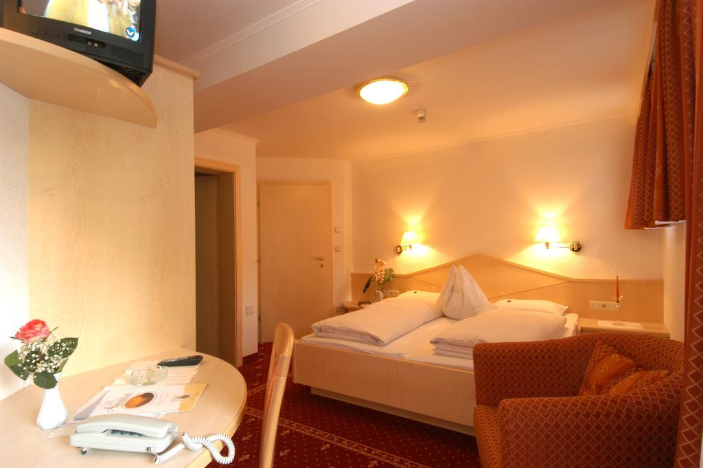 Hotel Alpenblick เฟลเดอร์ส ห้อง รูปภาพ
