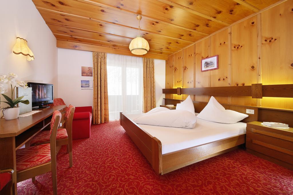 Hotel Alpenblick เฟลเดอร์ส ภายนอก รูปภาพ