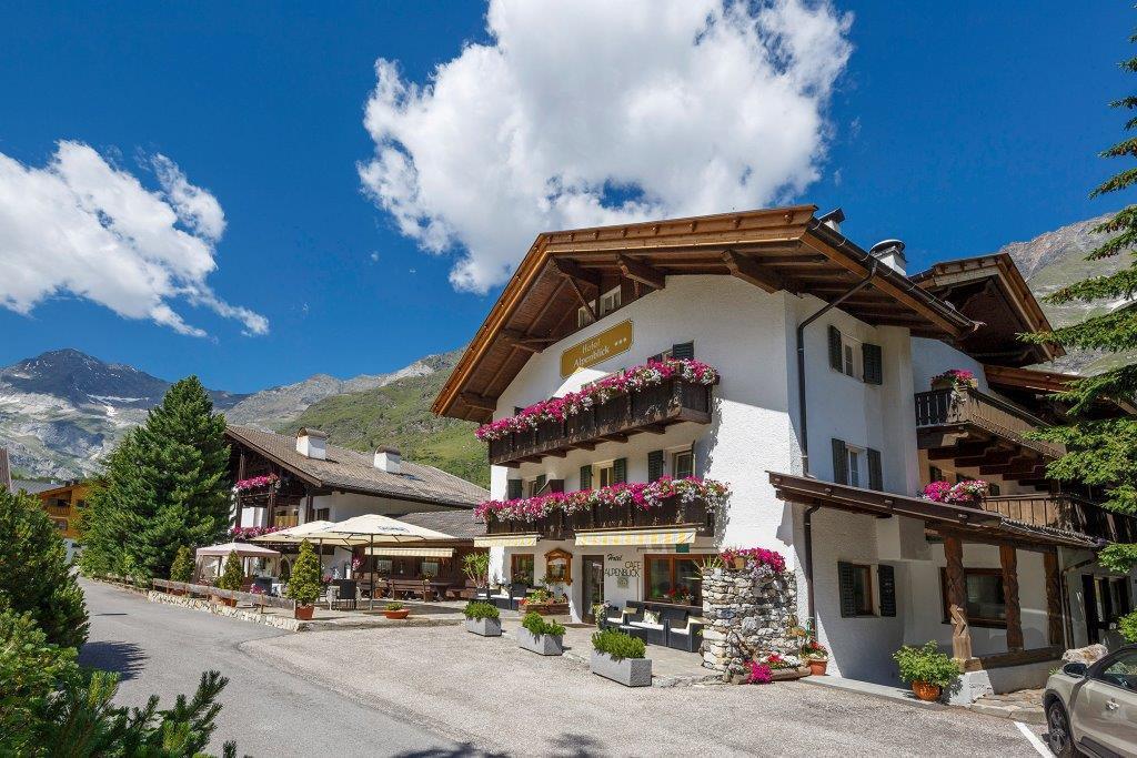 Hotel Alpenblick เฟลเดอร์ส ภายนอก รูปภาพ